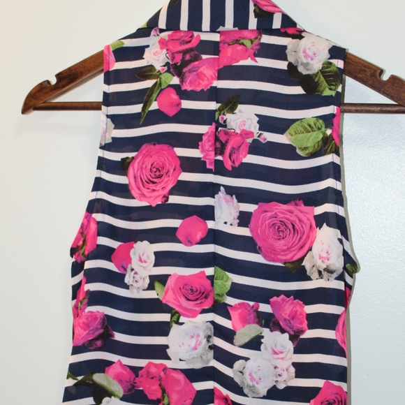 Guess LA Women's Sleeveless Blouse -Sold :) - Picture 7 of 7